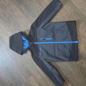 Free country kids size 4 soft shell jacket with hood